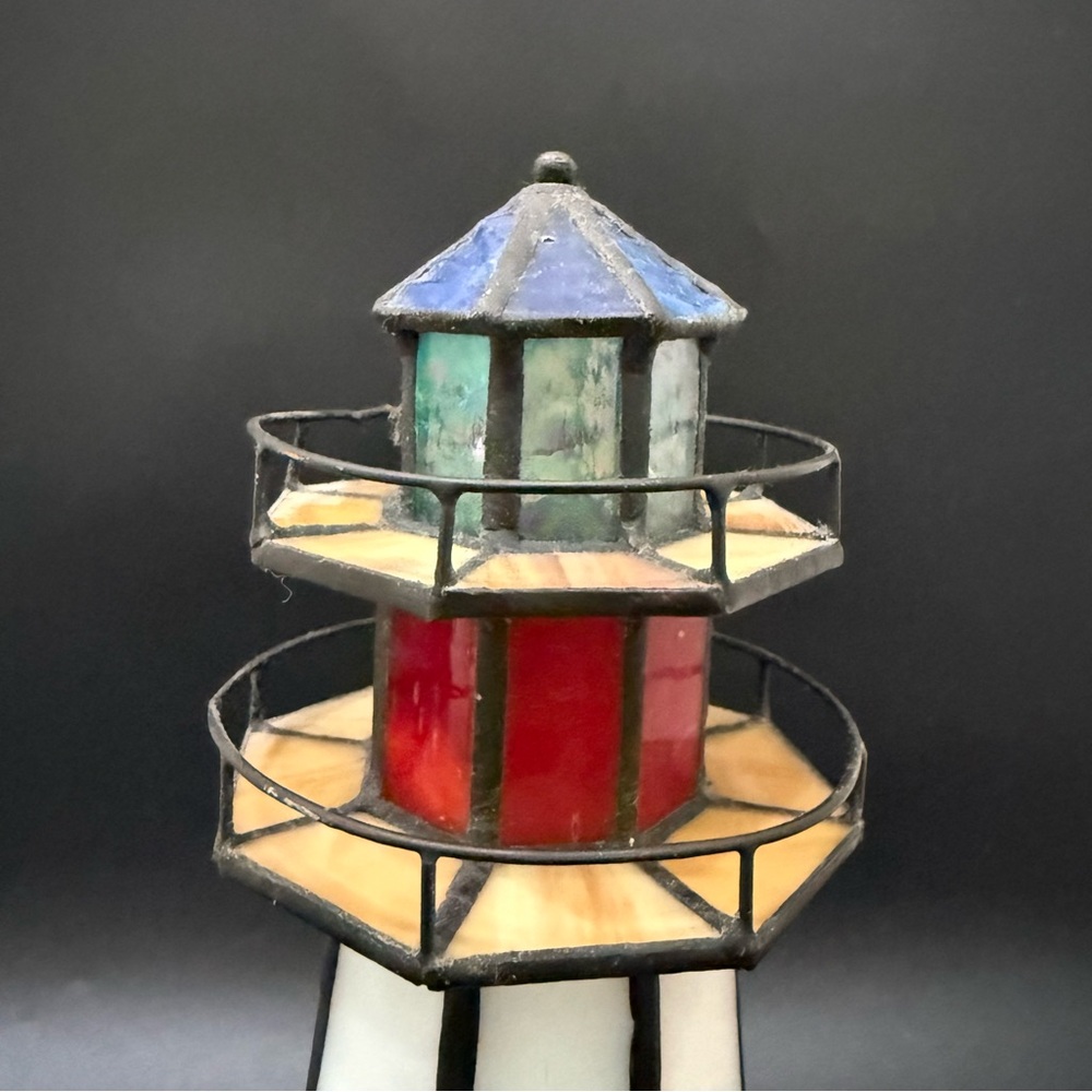 Vintage DALE TIFFANY Stained Glass Lighthouse Lamp 10” Table Desk Lamp - Picture 12 of 17